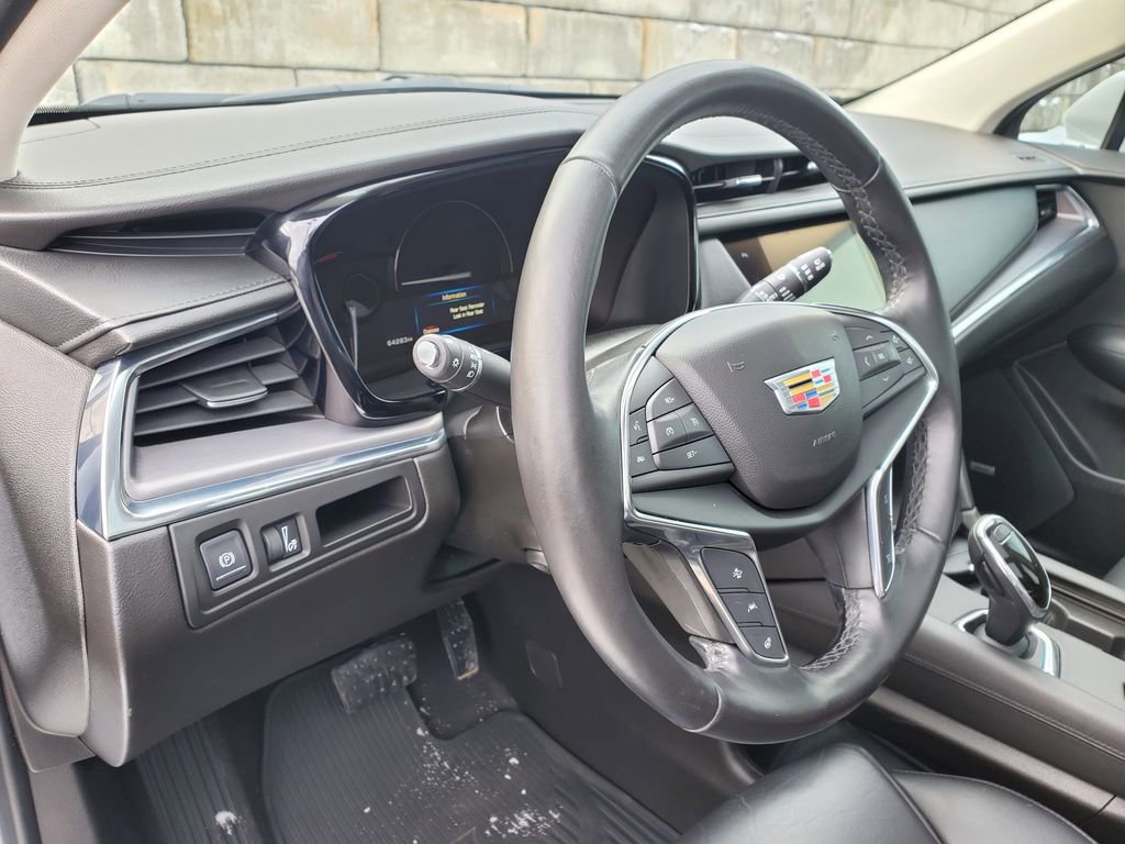 Used 2019 Cadillac XT5 Luxury w/ LPO, Black Ice Package image 16