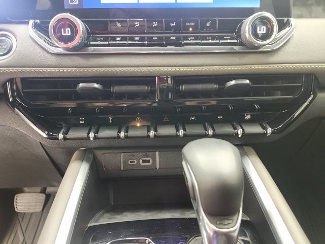 Used 2024 Chevrolet Colorado ZR2 AWD/4WD image 26