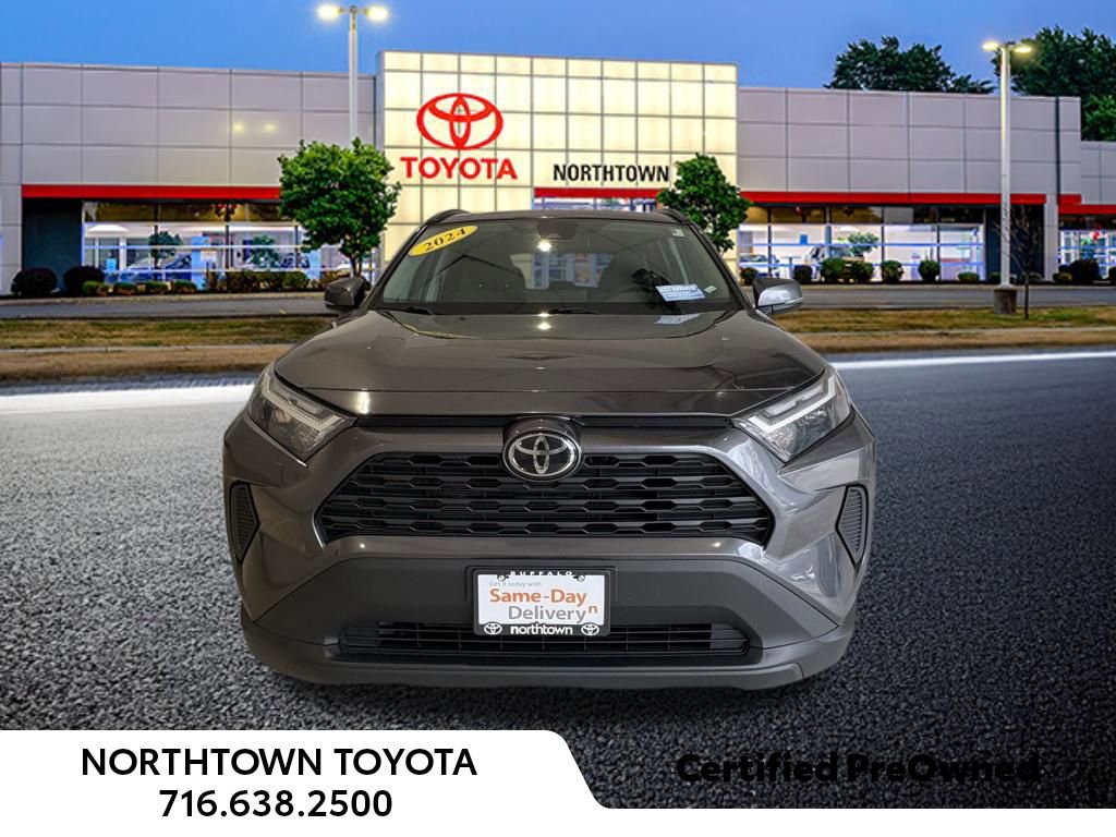 Used 2024 Toyota RAV4 XLE AWD/4WD image 5