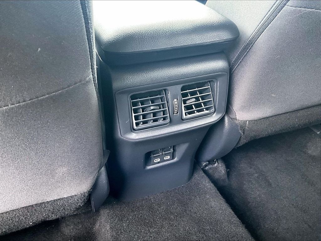 Used 2025 Toyota RAV4 XLE AWD/4WD image 28