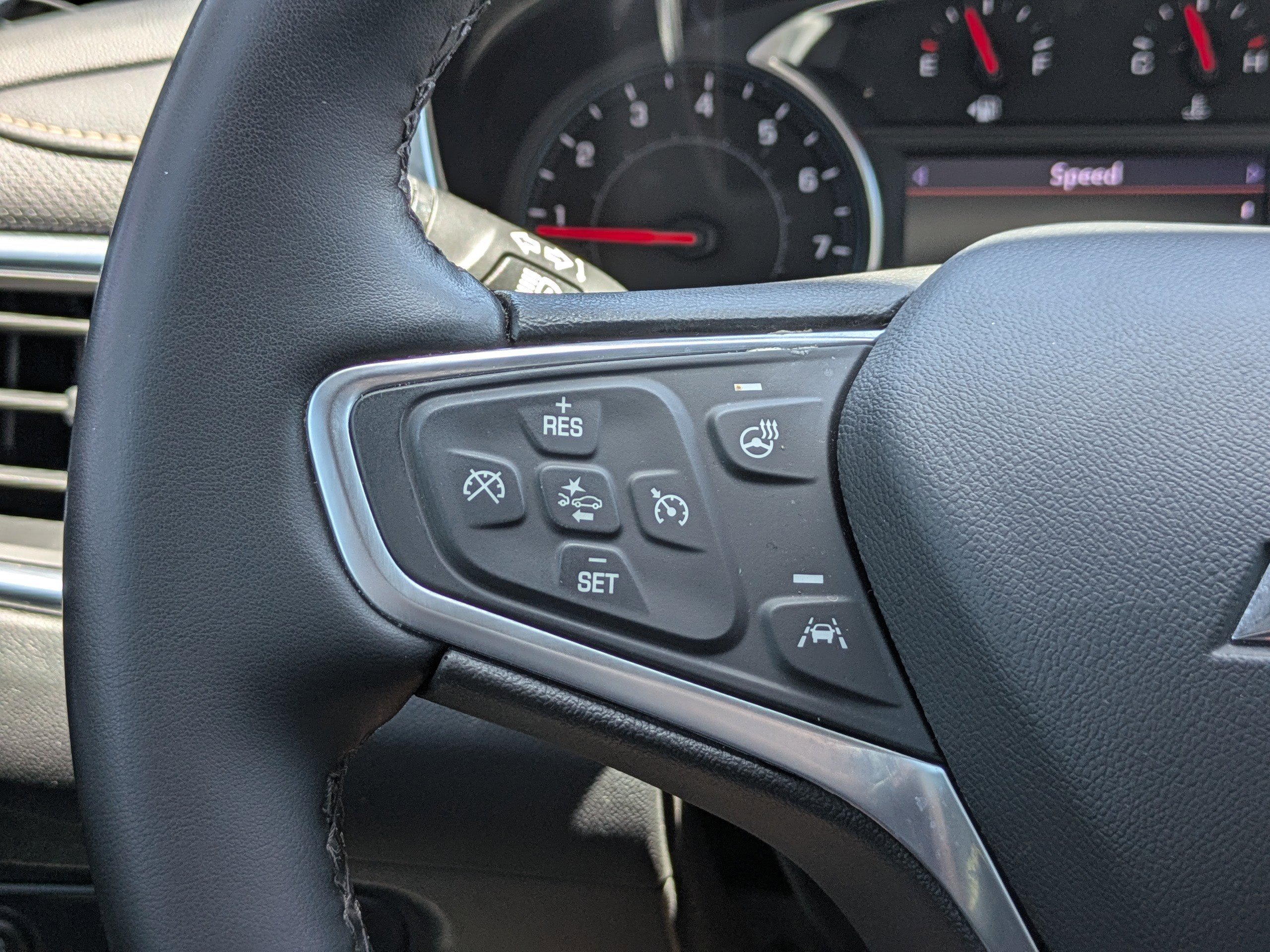Used 2023 Chevrolet Equinox Premier FWD image 29