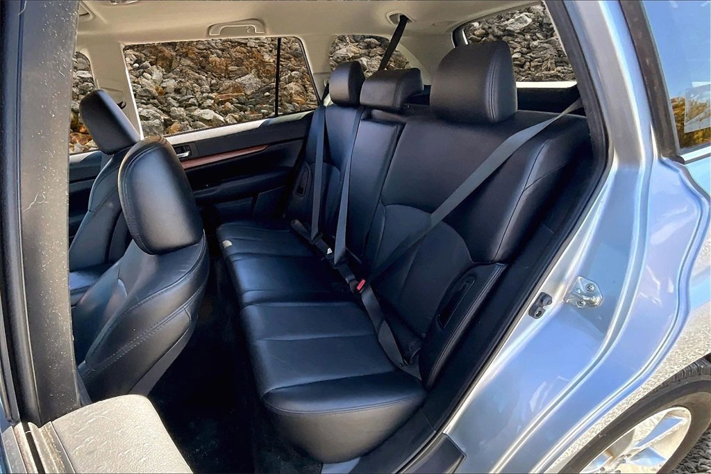 Used 2013 Subaru Outback 2.5i Limited w/ Moonroof Pkg image 22