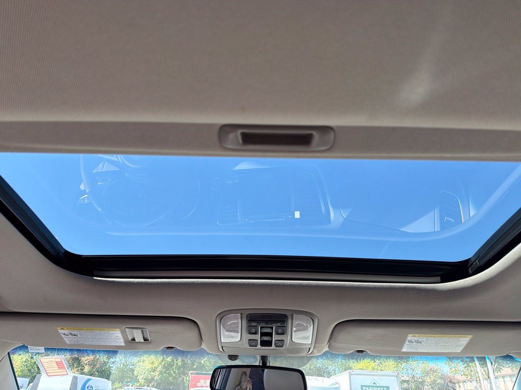 Used 2016 Kia Sedona SX Limited FWD image 30