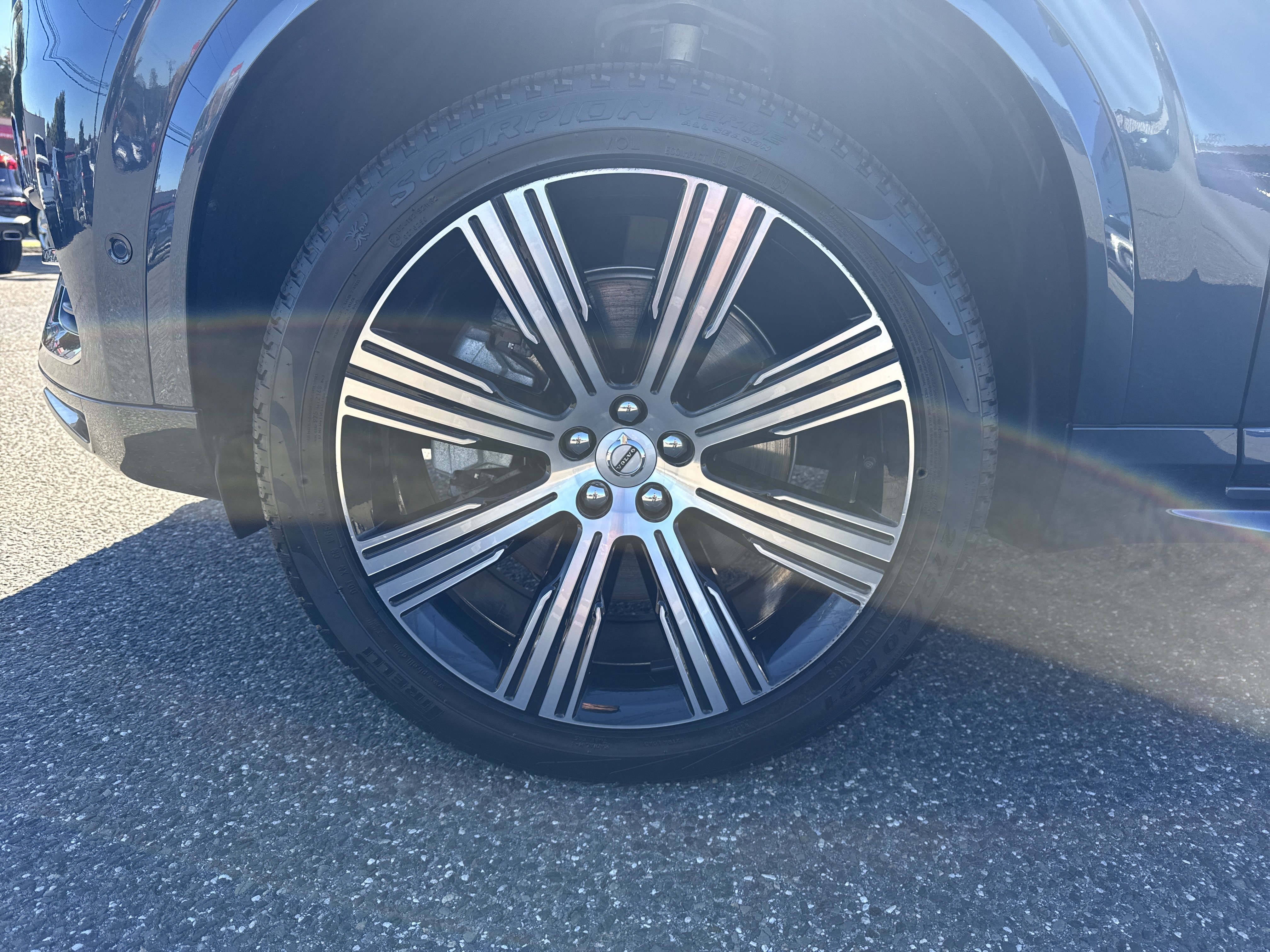 Certified 2024 Volvo XC90 T8 Ultimate w/ Lounge Package AWD/4WD image 4