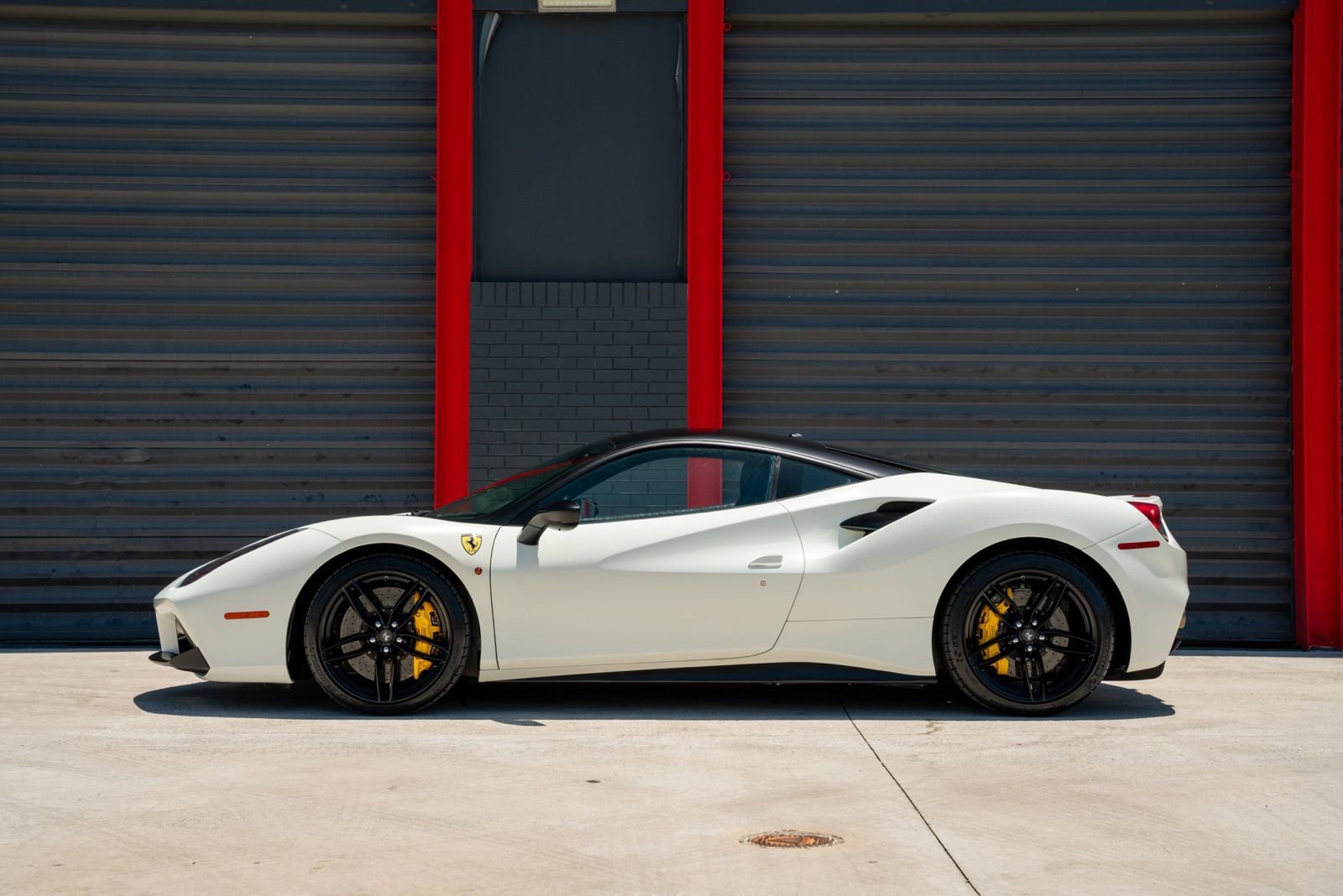 Used 2016 Ferrari 488 GTB RWD image 15
