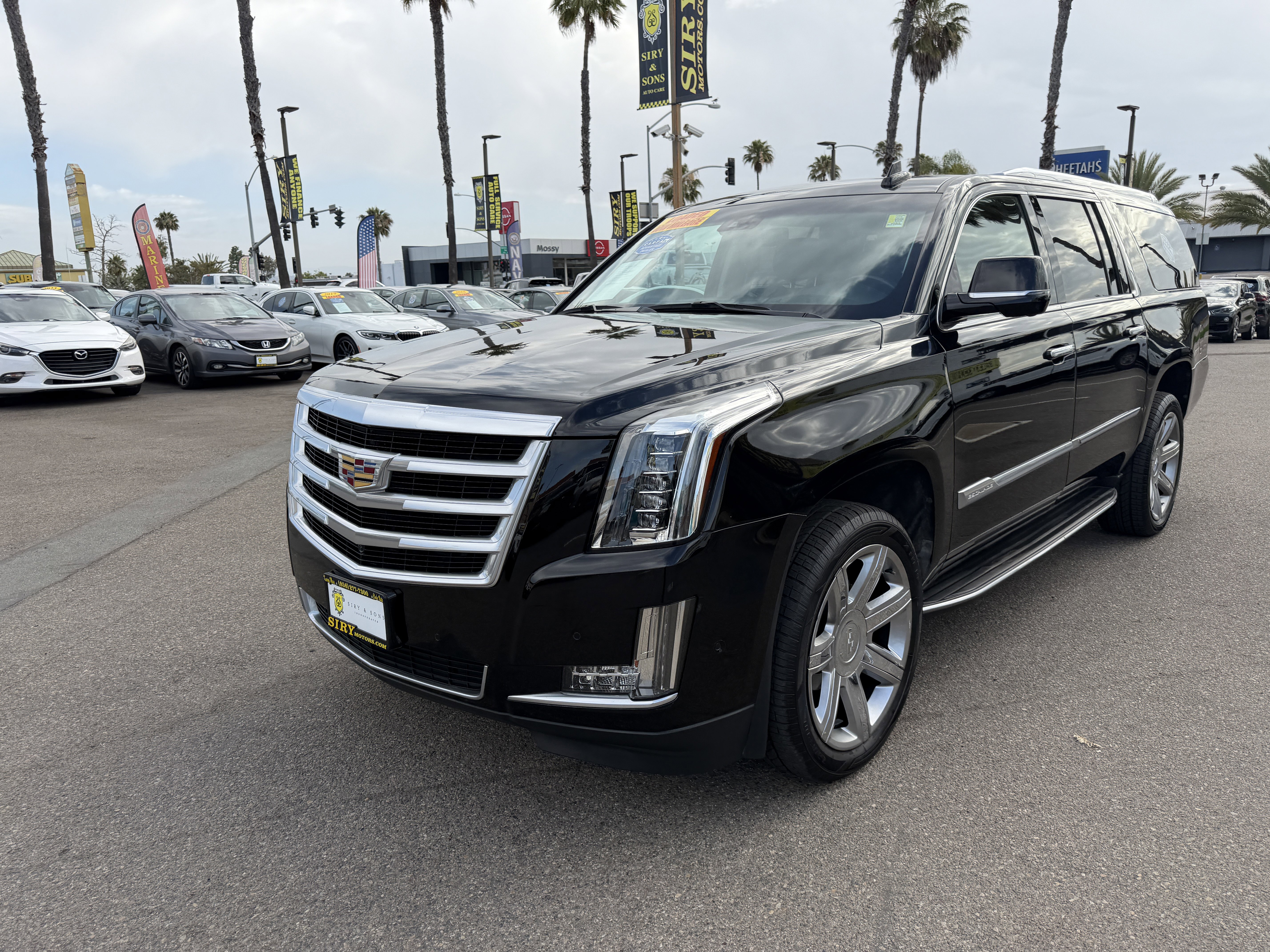 Used 2019 Cadillac Escalade ESV Luxury RWD image 7