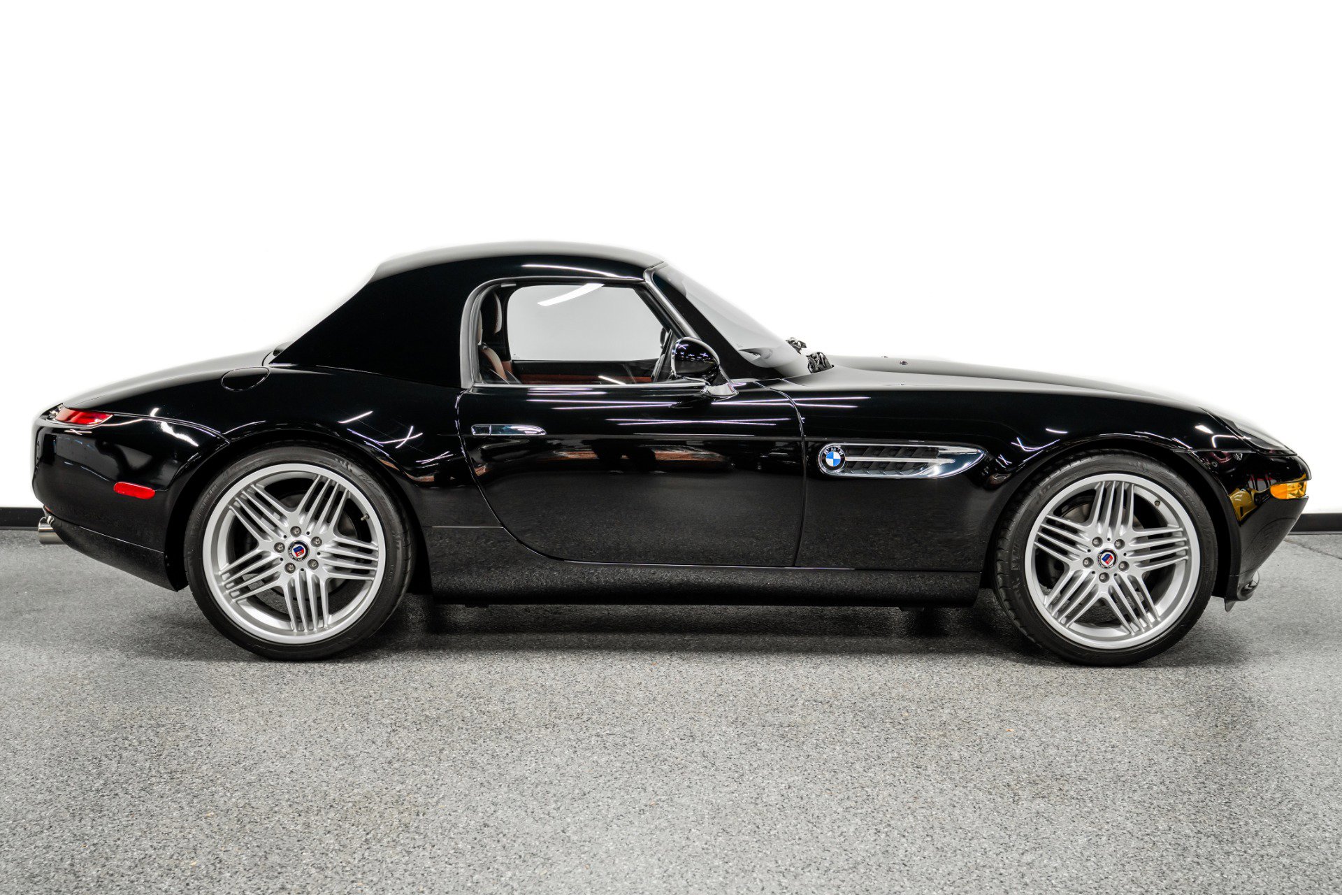Used 2003 BMW Z8 image 35