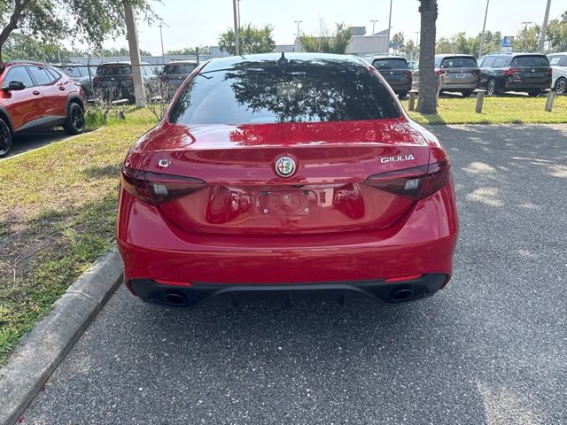 Used 2022 Alfa Romeo Giulia Veloce AWD/4WD image 5