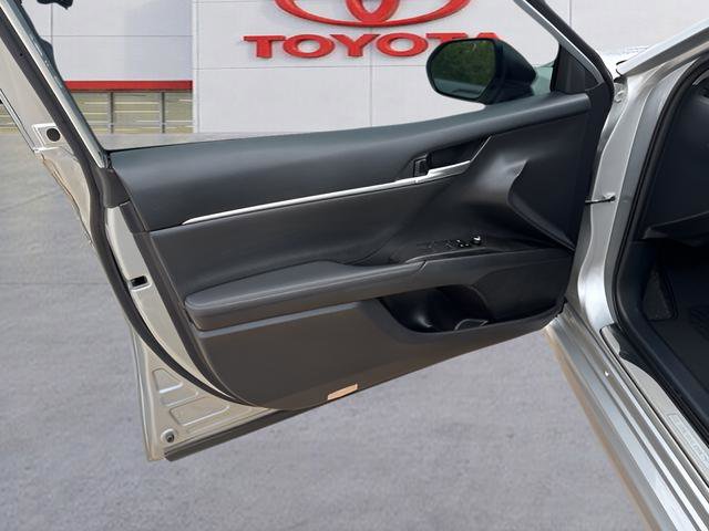 Used 2024 Toyota Camry XSE w/ Navigation Package image 8