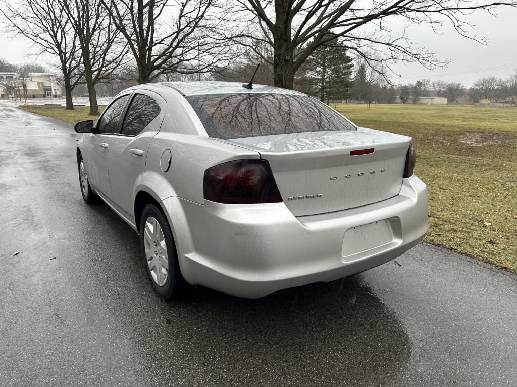 Used 2012 Dodge Avenger SE image 6
