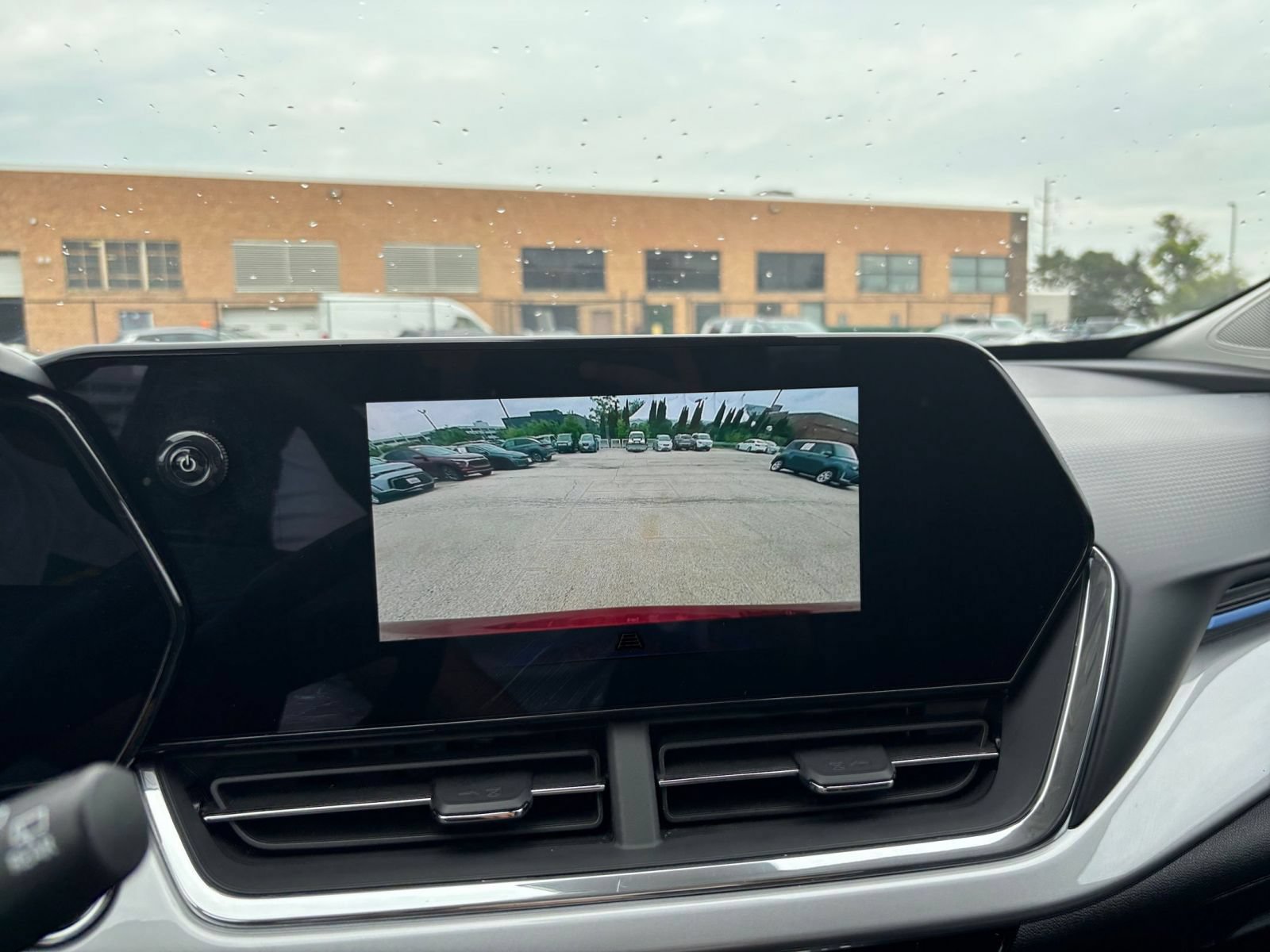 Used 2025 Chevrolet Trax LT FWD image 22