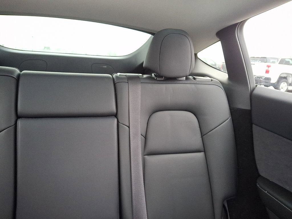 Used 2023 Tesla Model Y Long Range image 20