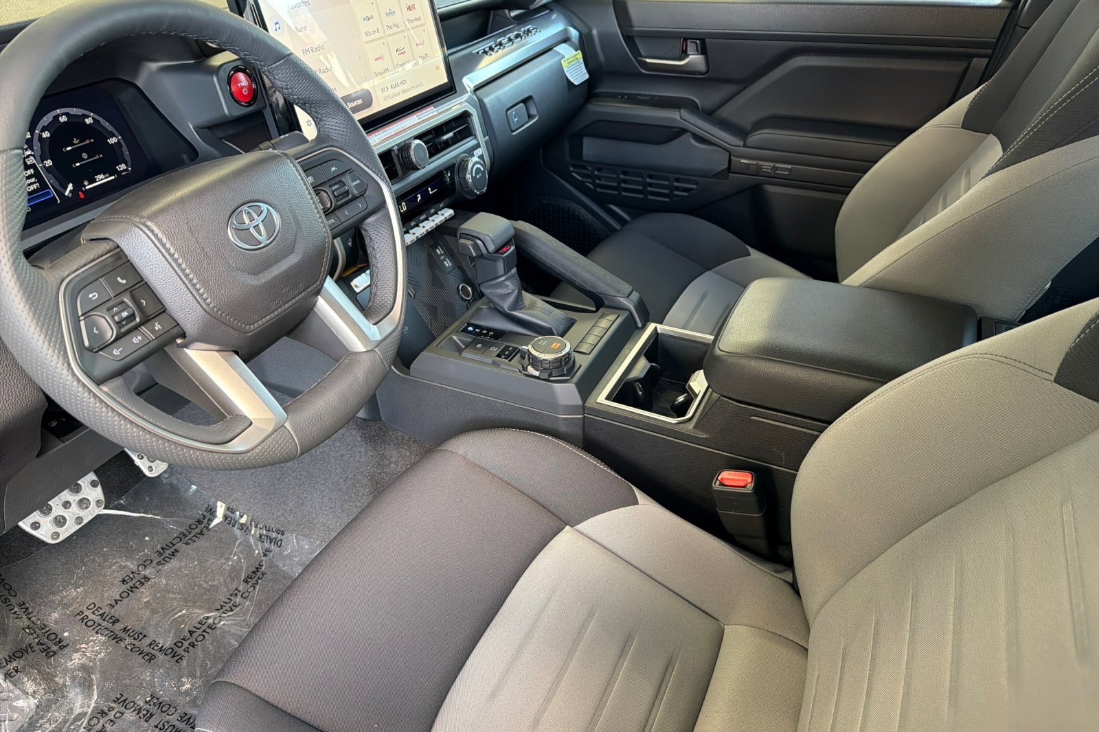 Used 2025 Toyota Tacoma TRD Sport image 9