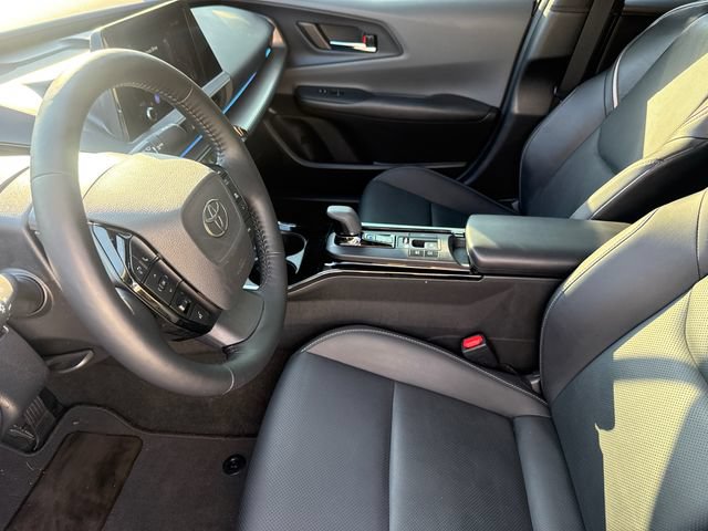 Used 2023 Toyota Prius XLE FWD image 18