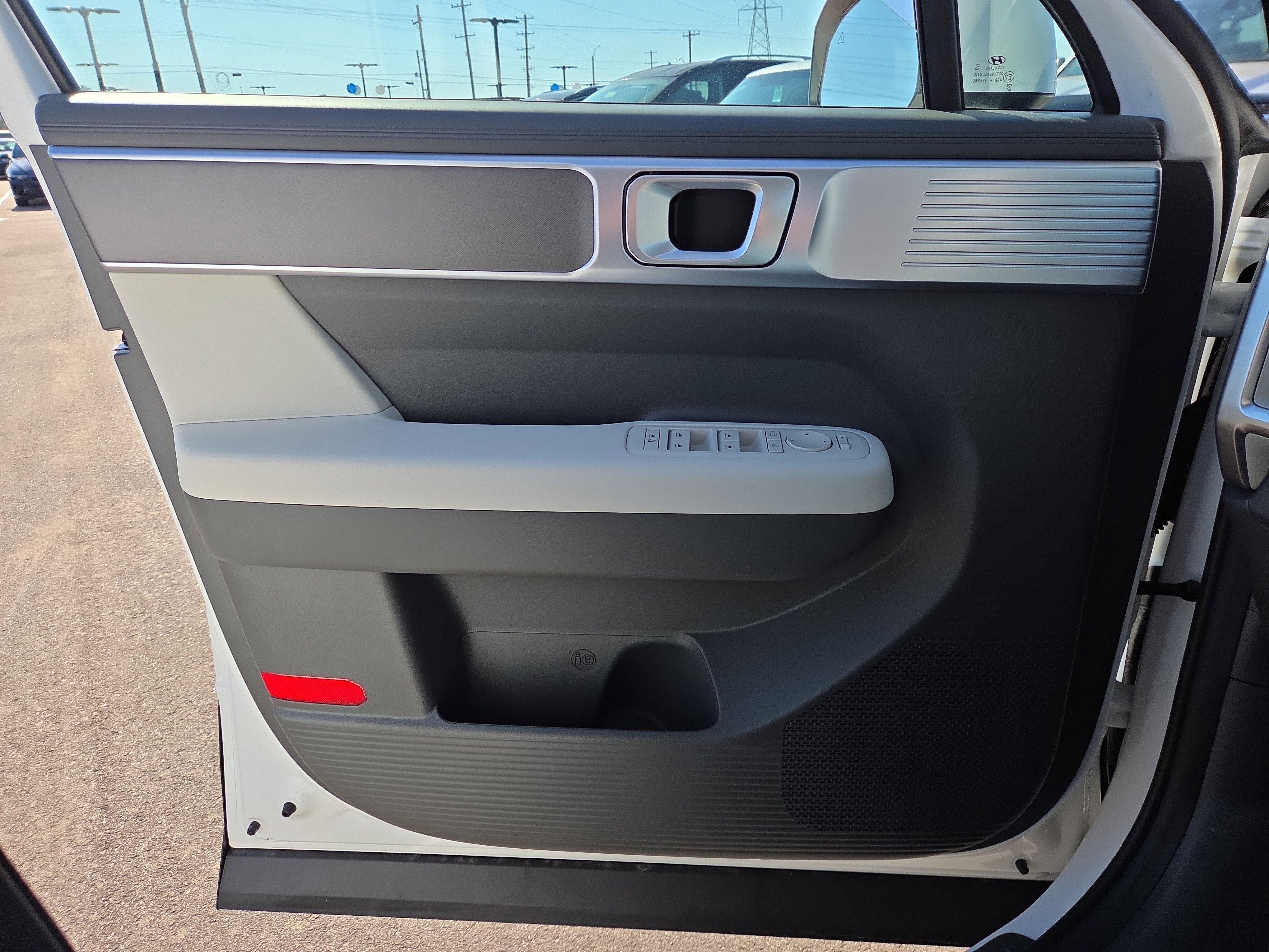 New 2026 Hyundai Santa Fe SE FWD image 9