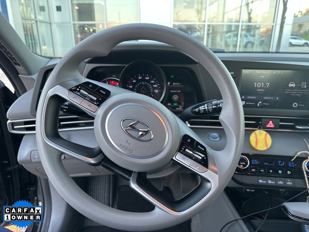 Used 2023 Hyundai Elantra SEL w/ Cargo Package image 9