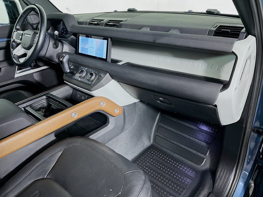 Used 2022 Land Rover Defender 110 S AWD/4WD image 30