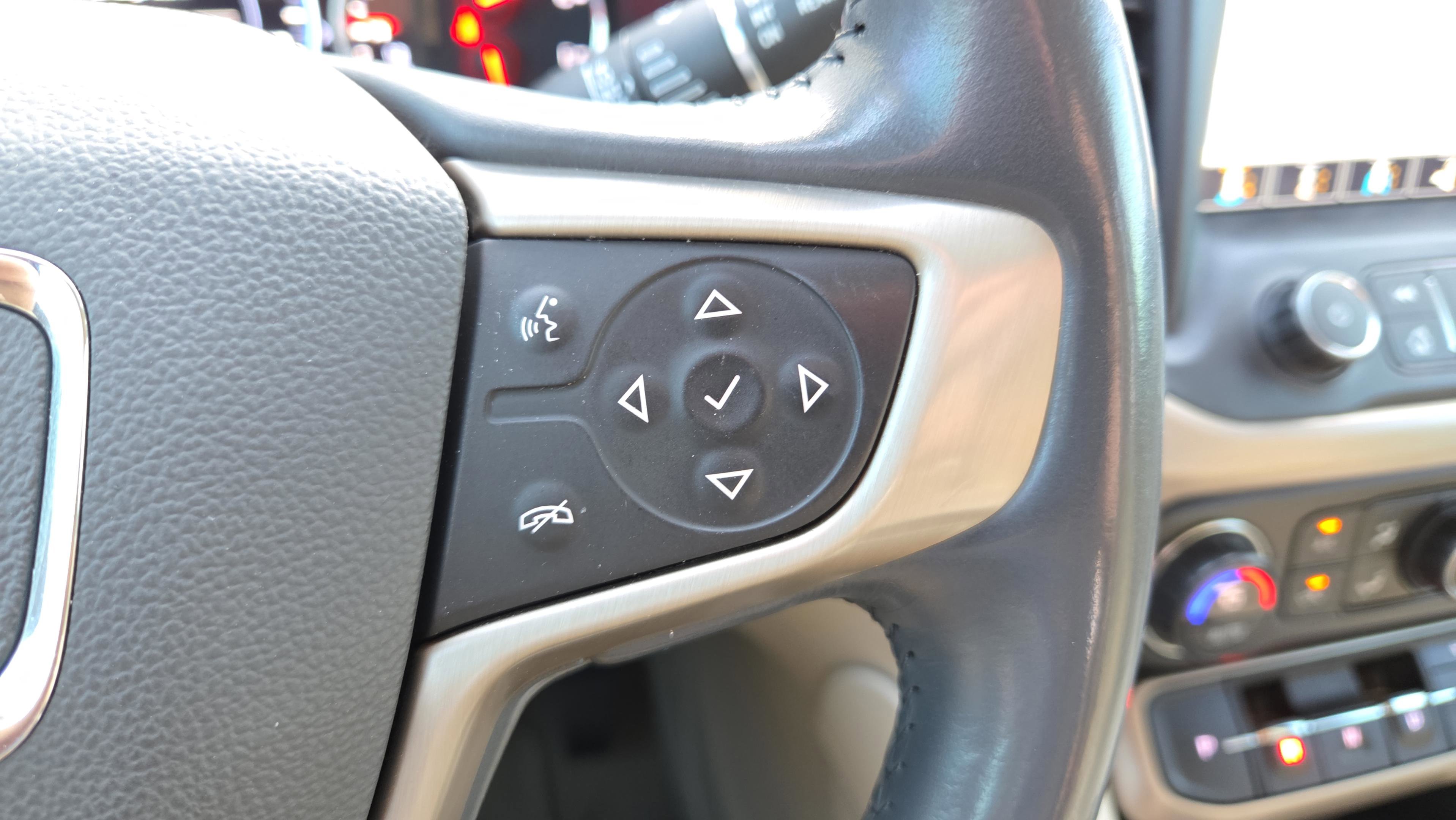 Used 2021 GMC Acadia Denali w/ Denali Technology Package image 12