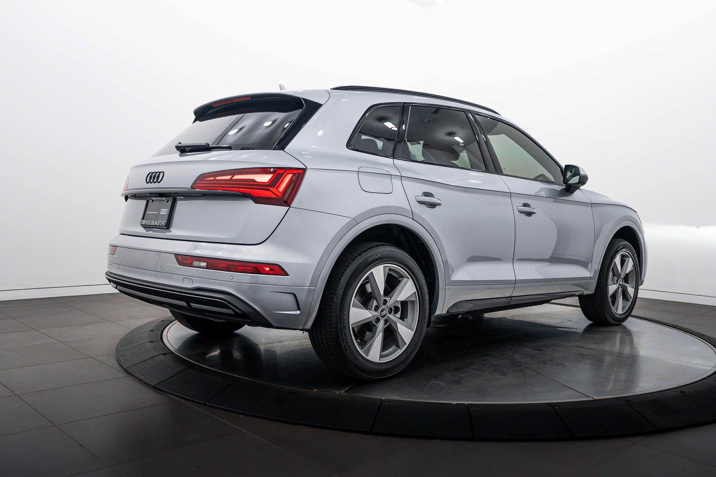 Certified 2024 Audi Q5 Premium w/ Premium Plus Package AWD/4WD image 4