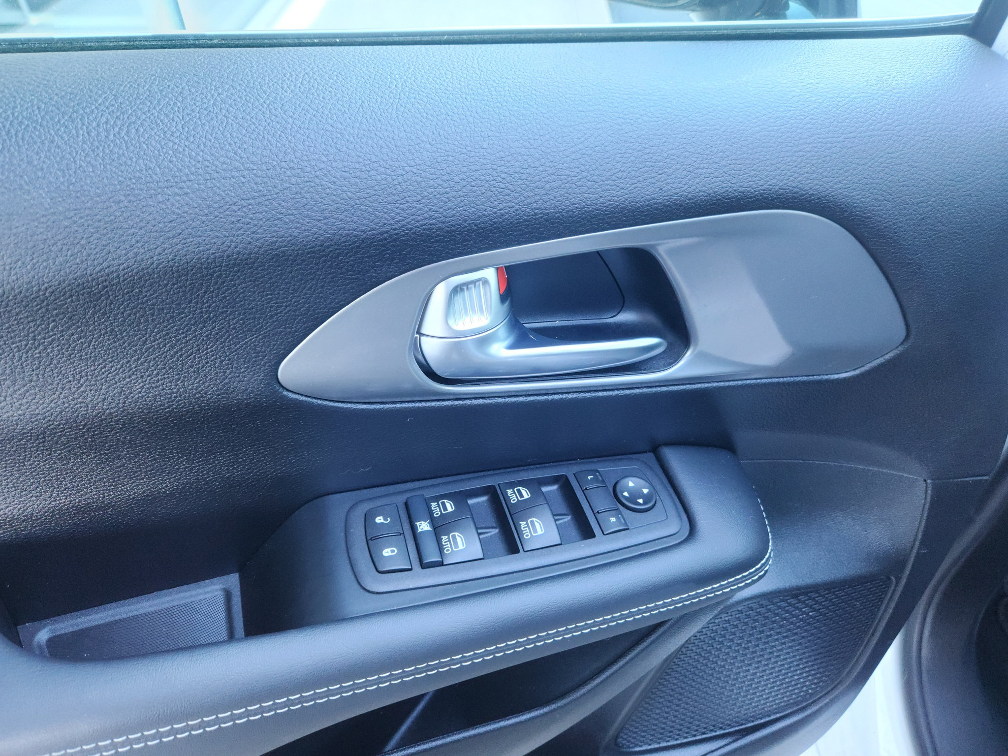 New 2026 Chrysler Voyager LX FWD image 26