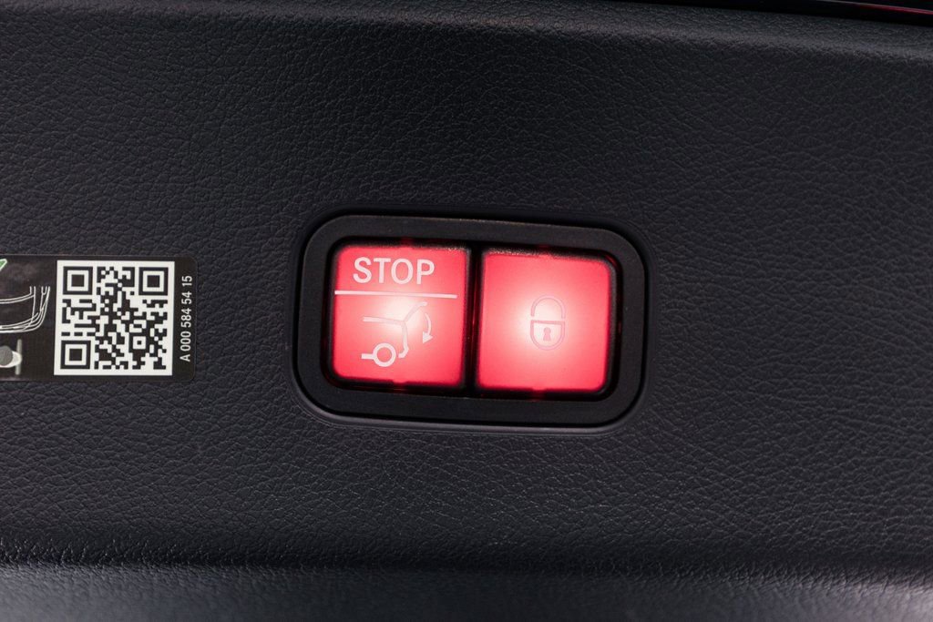 Used 2025 Mercedes-Benz GLC 63 AMG S image 33