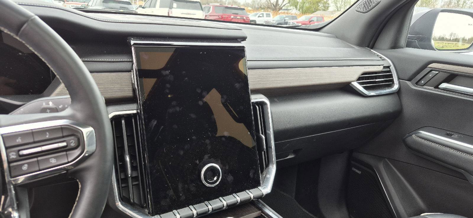 Used 2024 GMC Acadia Denali image 10