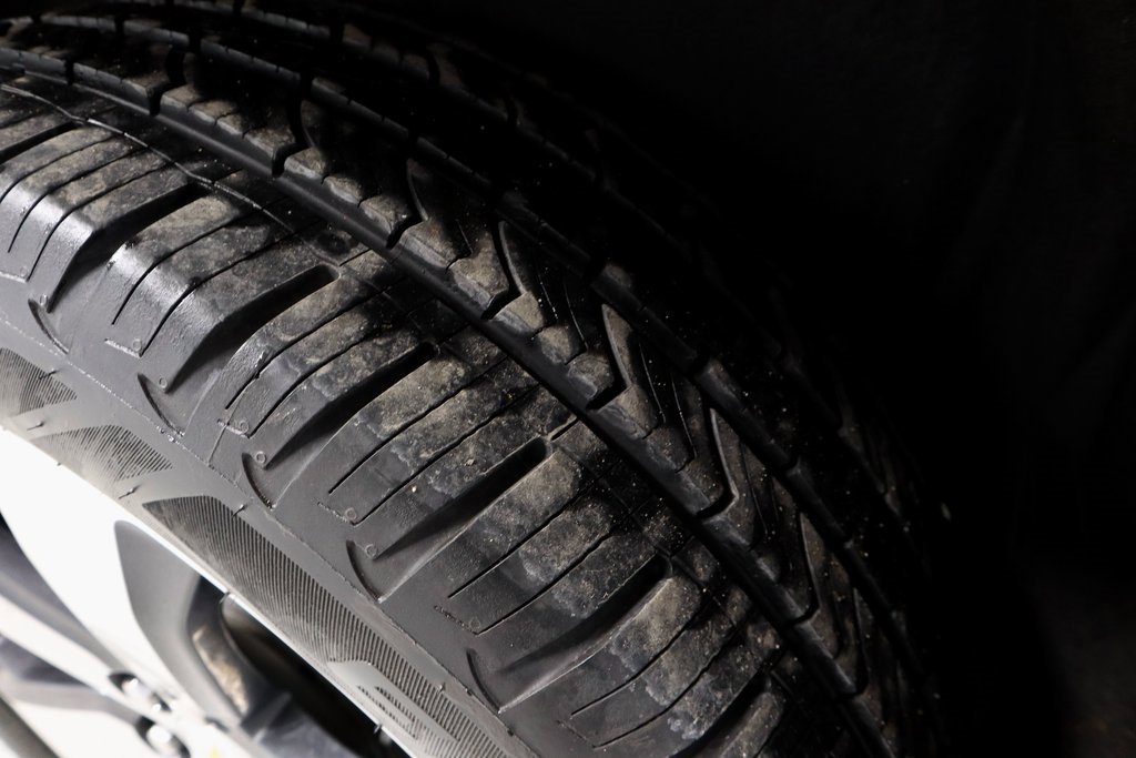 Used 2018 Chevrolet Traverse LT w/ LPO, Floor Liner Package image 21