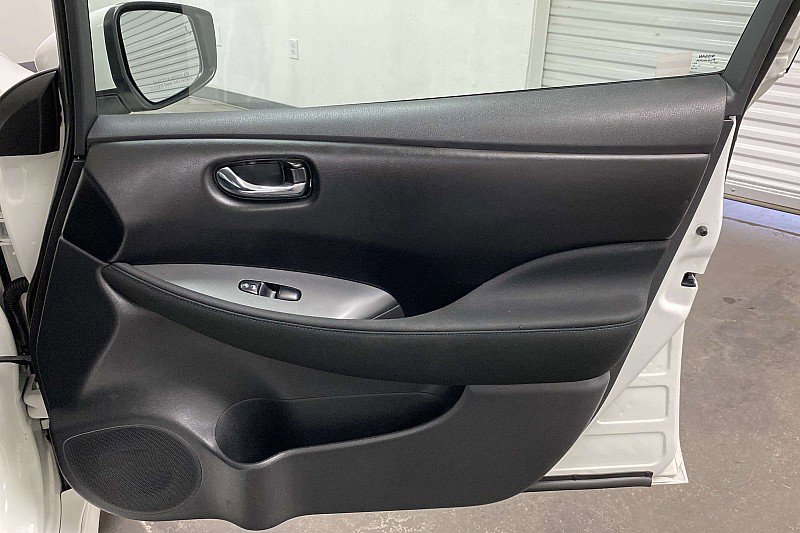 Used 2022 Nissan Leaf S image 30