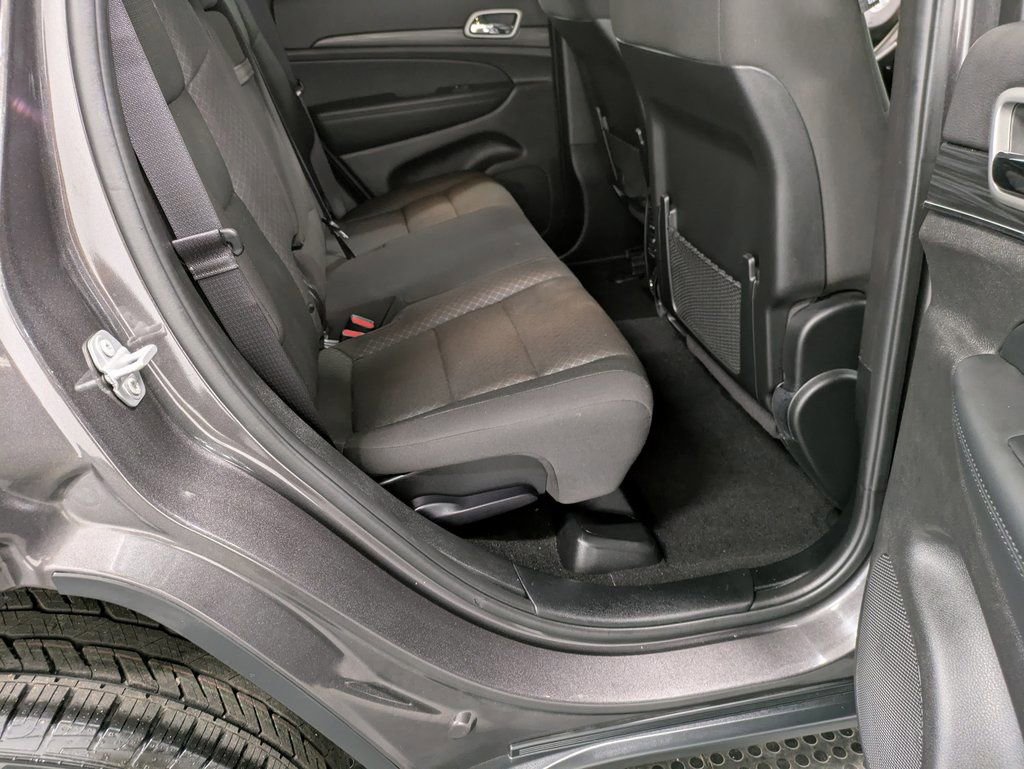 Used 2021 Jeep Grand Cherokee Laredo image 26