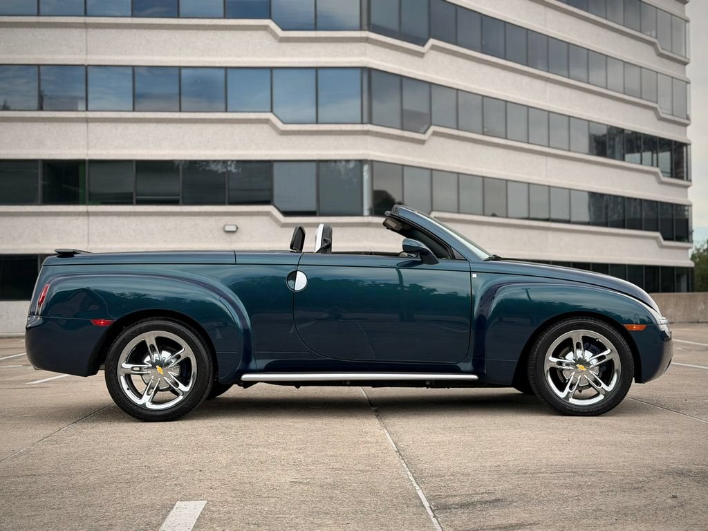 Used 2005 Chevrolet SSR w/ Preferred Equipment Group RWD image 4