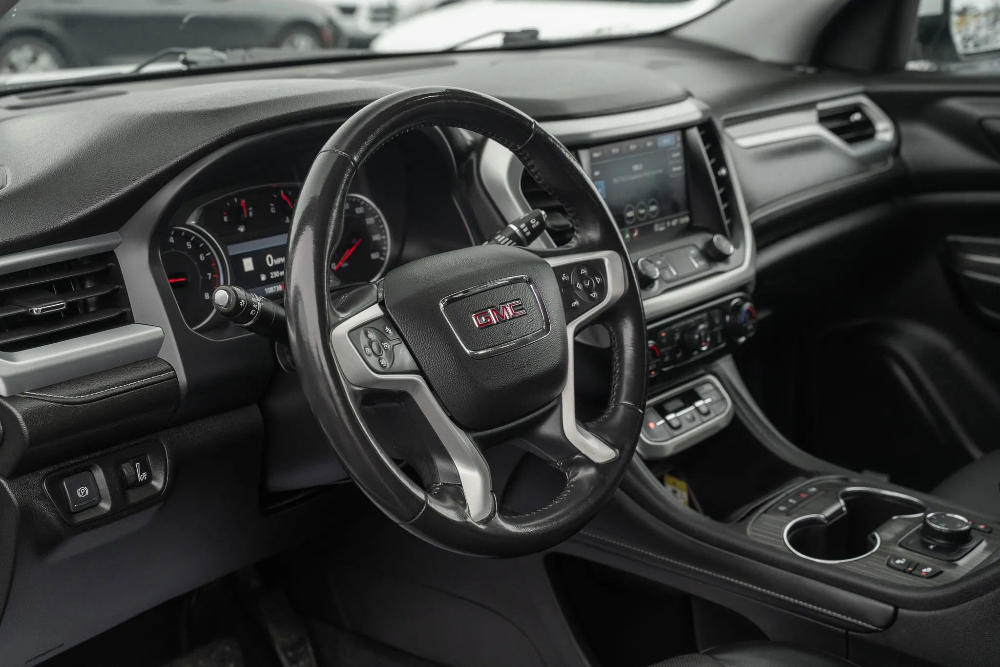 Used 2022 GMC Acadia SLT w/ LPO, Floor Liner Package image 16