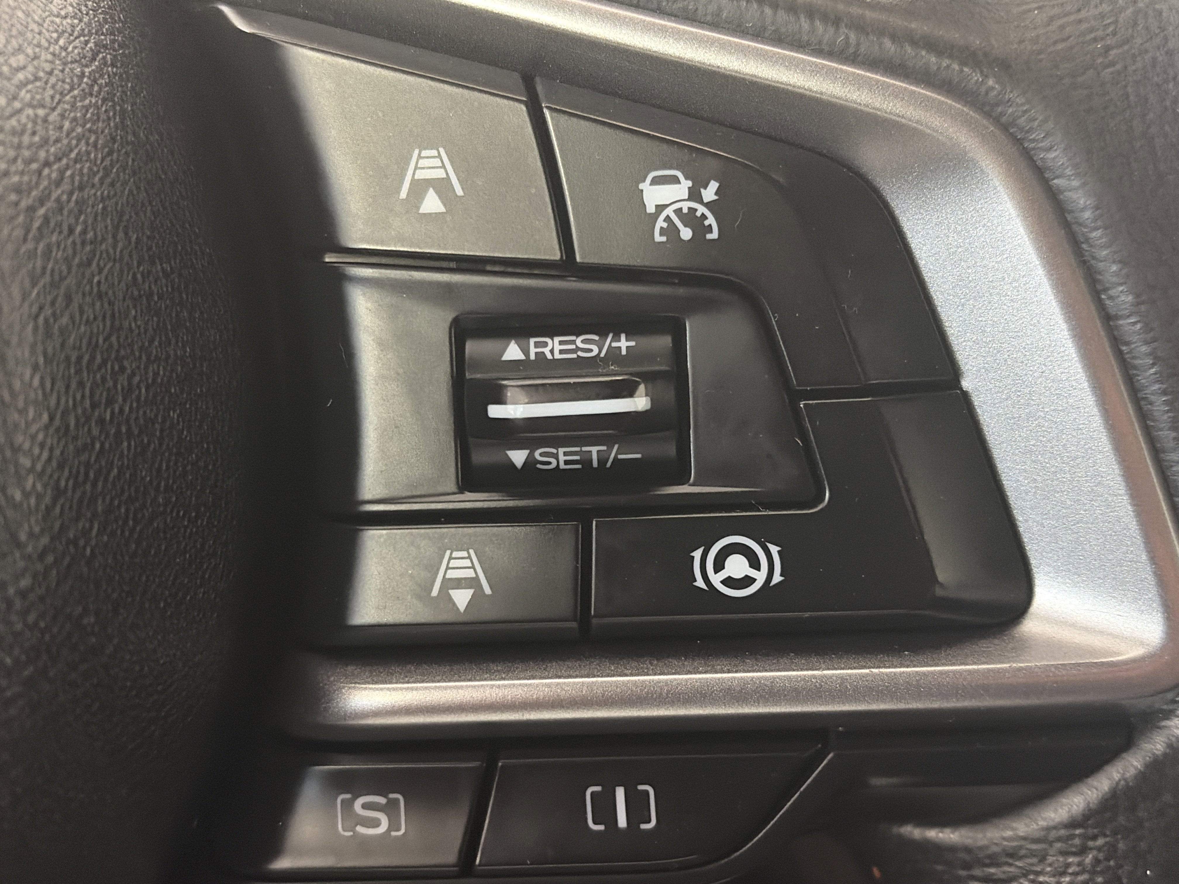 Used 2021 Subaru Crosstrek 2.0i Premium w/ Moonroof Package image 18