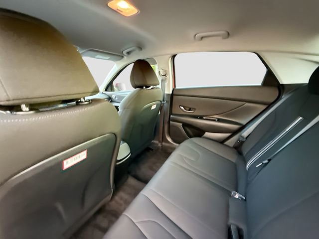 Used 2023 Hyundai Elantra SEL w/ Convenience Package image 24