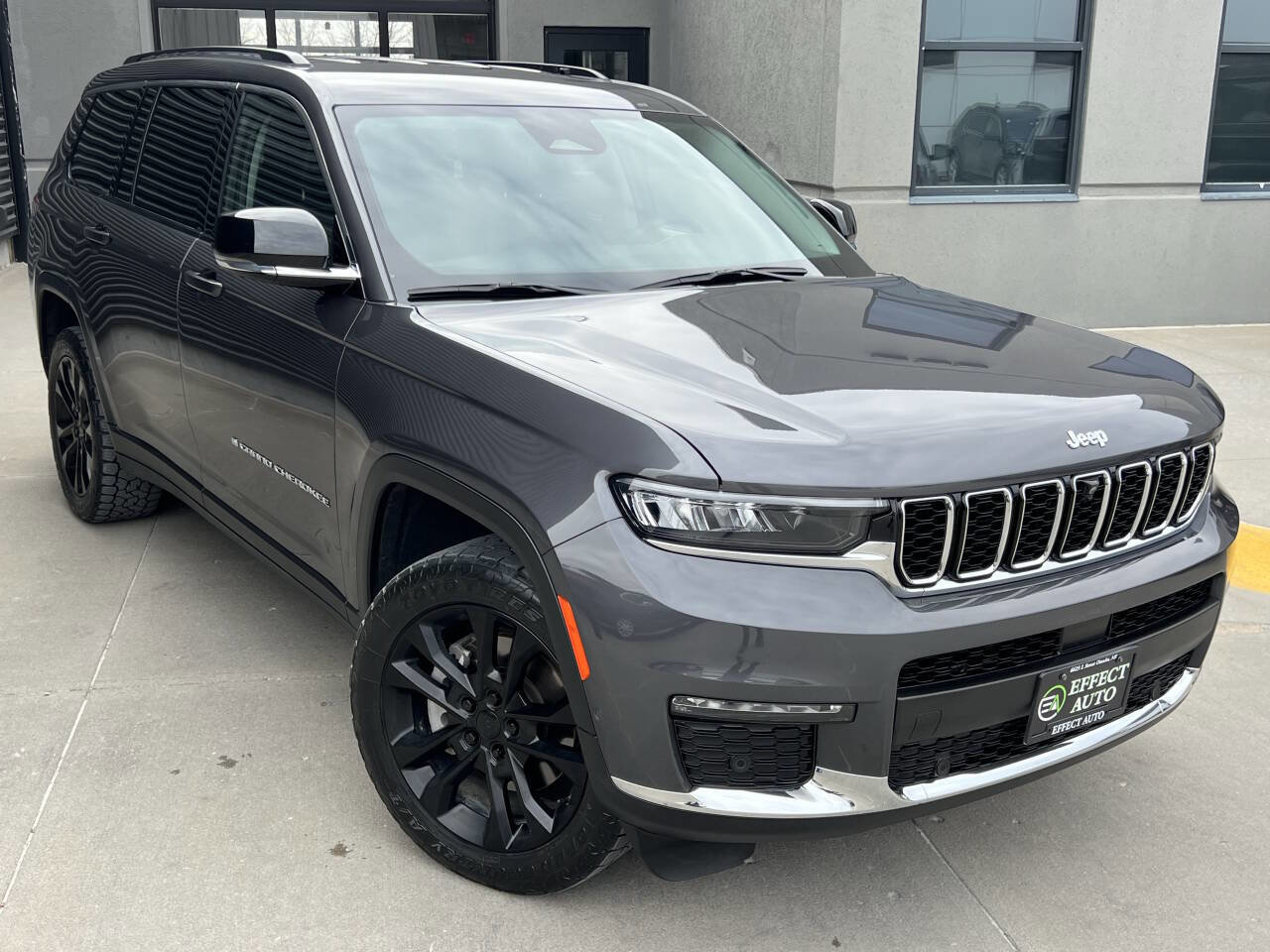 Used 2023 Jeep Grand Cherokee L Limited w/ Luxury Tech Group II image 6