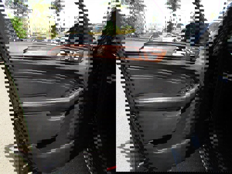 Used 2014 Mercedes-Benz ML 550 4MATIC image 5