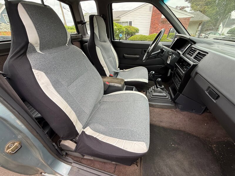 Used 1993 Nissan Pickup 4x4 King Cab image 17