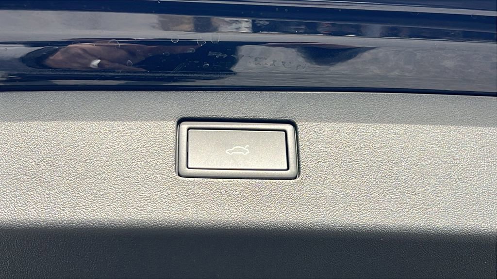 New 2026 Volkswagen Tiguan SE R-Line image 15