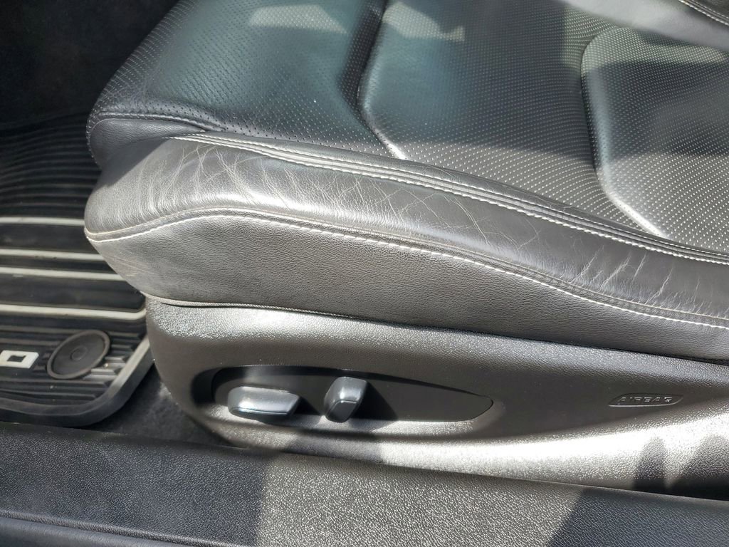 Used 2019 Chevrolet Camaro SS RWD image 8