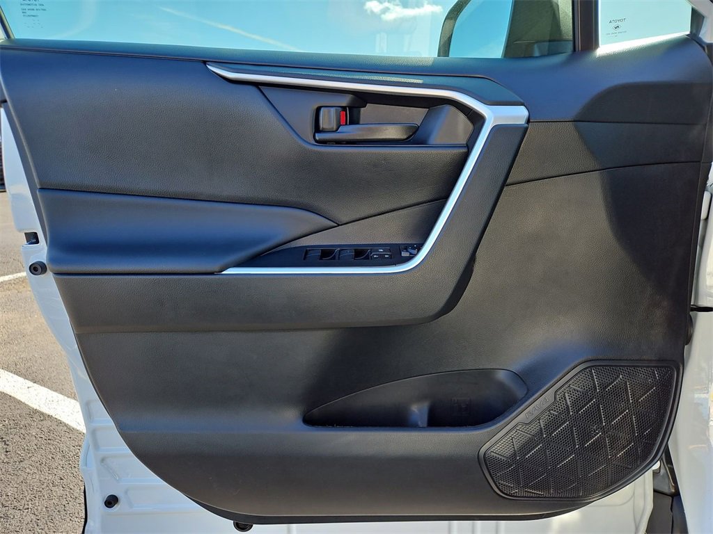 Used 2024 Toyota RAV4 LE image 21