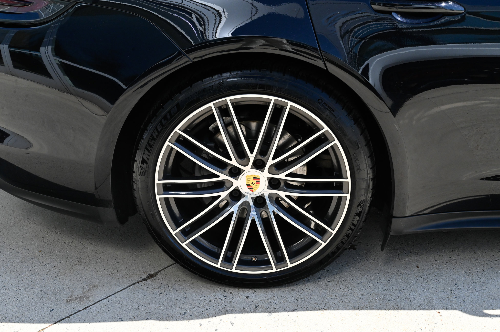 Used 2018 Porsche Panamera 4S AWD/4WD image 11