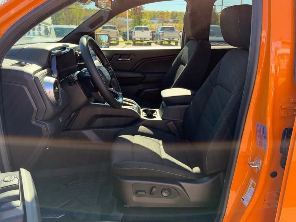 Used 2026 Chevrolet Colorado LT AWD/4WD image 21