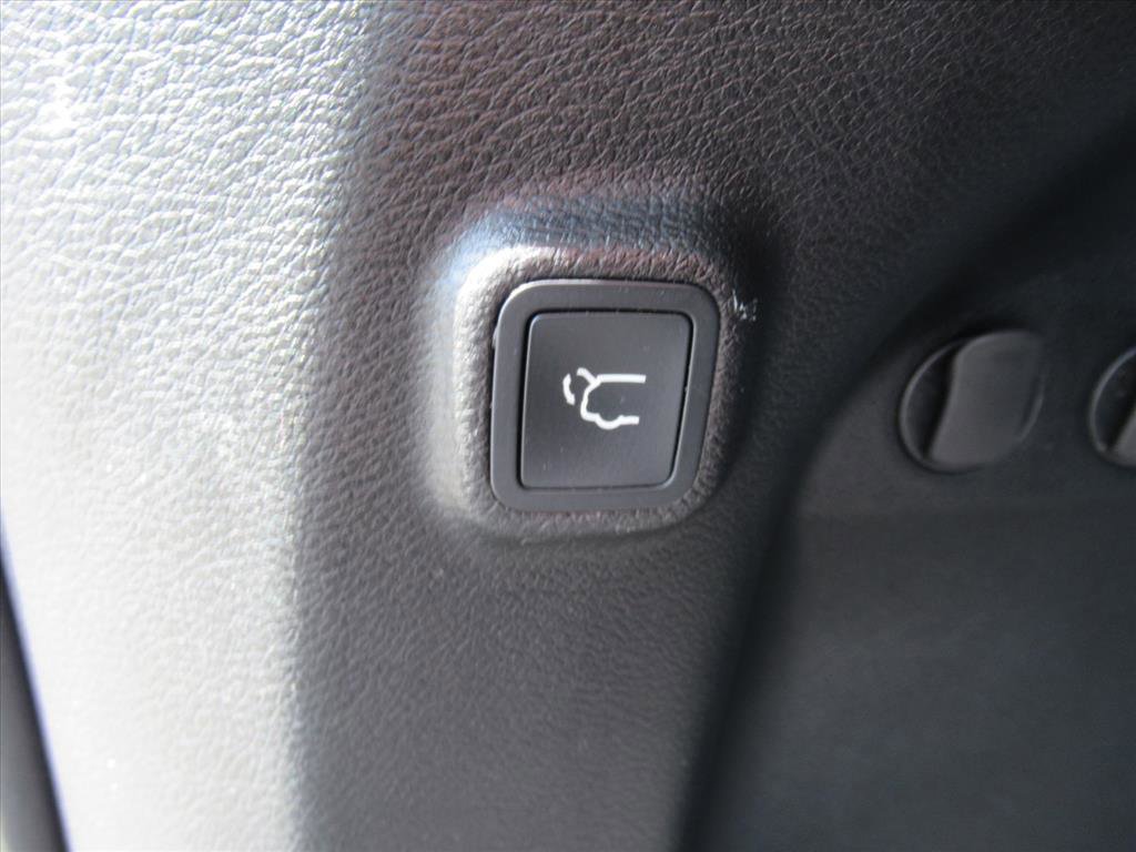 Used 2022 Jeep Cherokee Trailhawk w/ Premium Leather Package AWD/4WD image 34