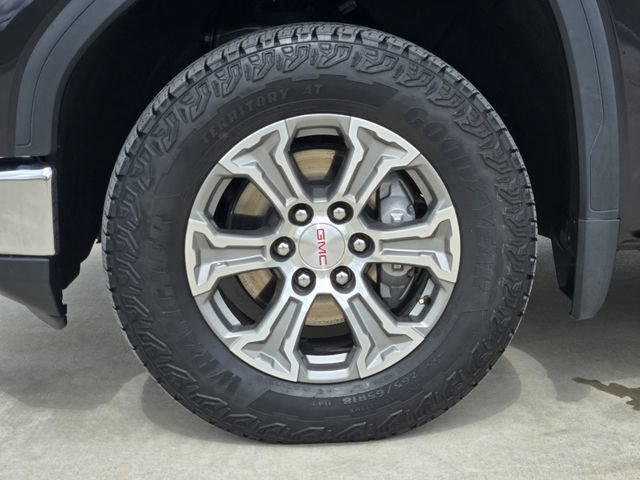 Used 2024 GMC Sierra 1500 SLT w/ SLT Convenience Package AWD/4WD image 11