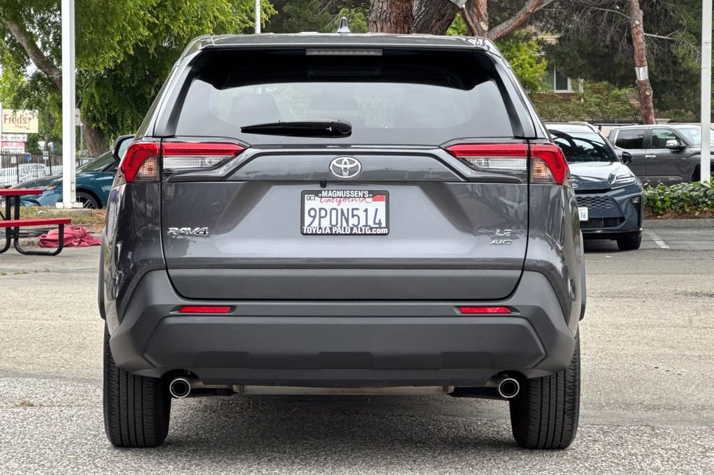 Certified 2024 Toyota RAV4 LE AWD/4WD image 4