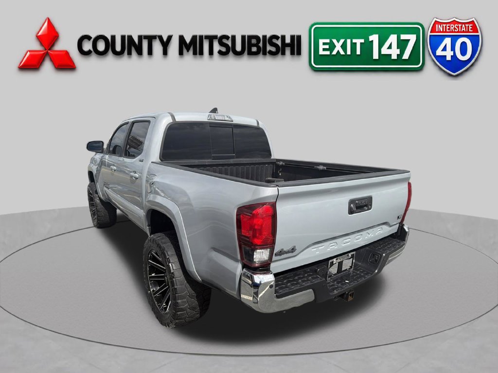 Used 2019 Toyota Tacoma SR5 AWD/4WD image 9