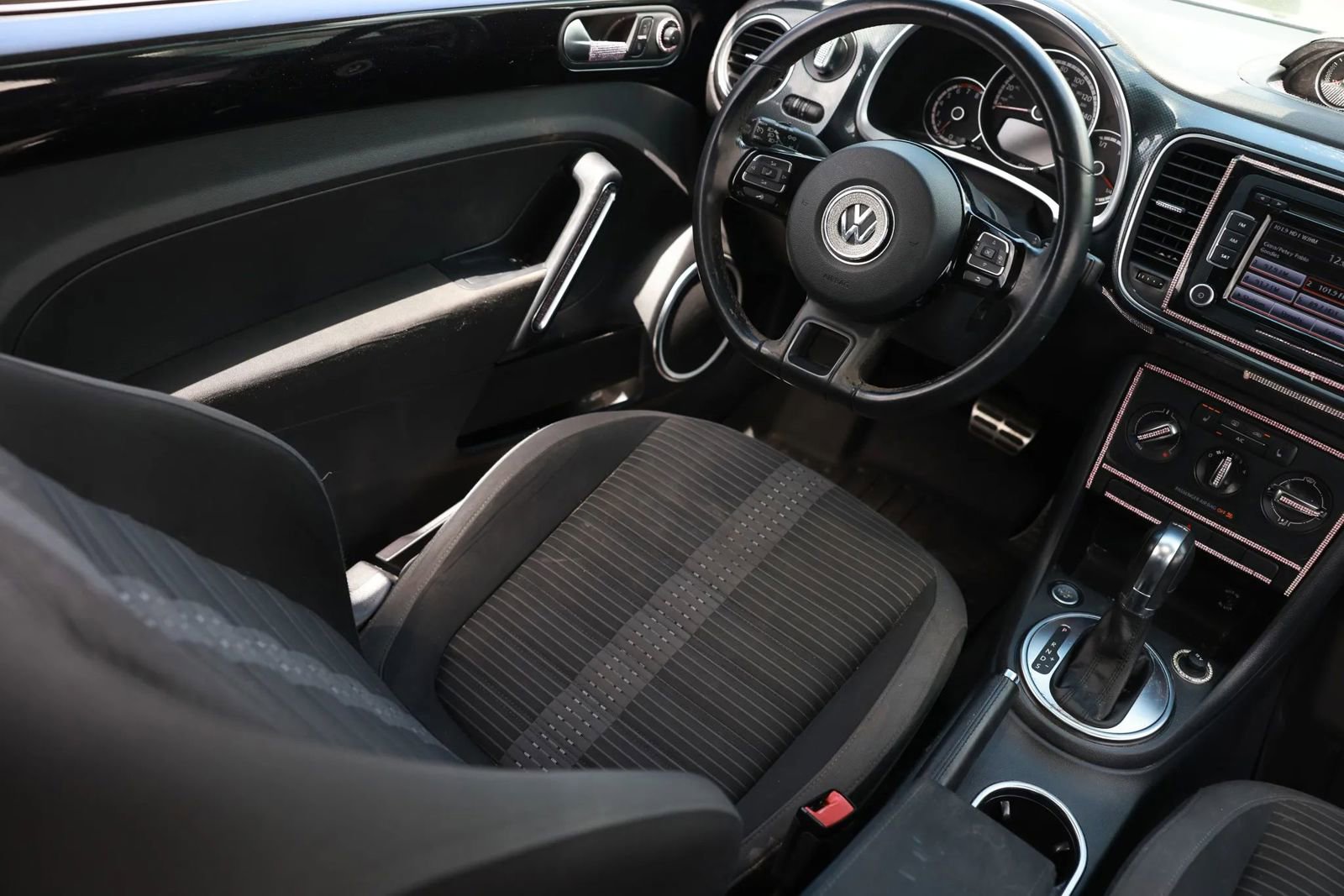 Used 2014 Volkswagen Beetle R-Line image 22