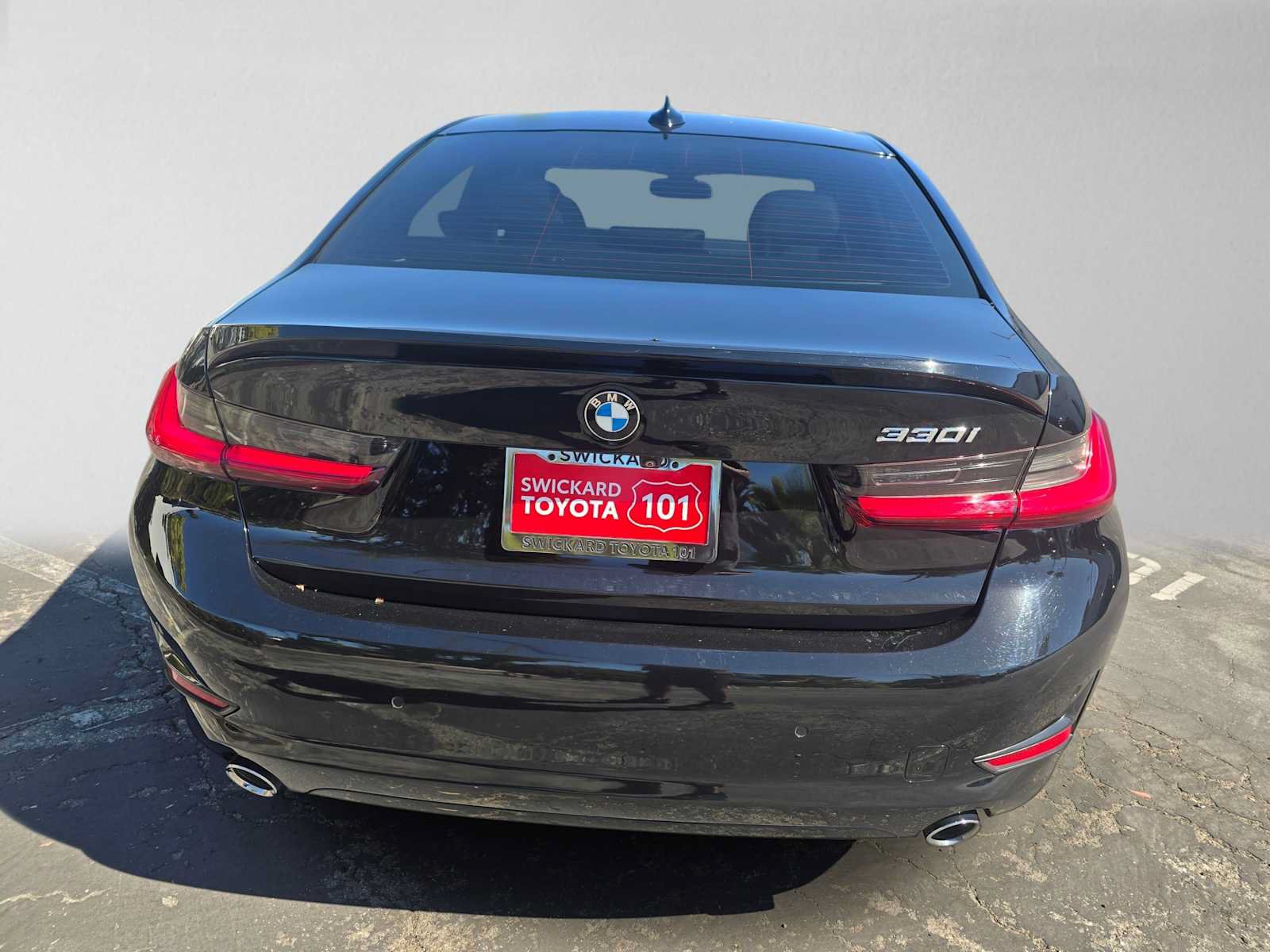 Used 2021 BMW 330i Sedan w/ Convenience Package RWD image 4