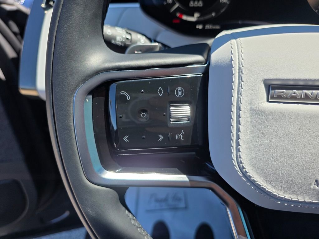 Used 2025 Land Rover Range Rover Sport SE image 28