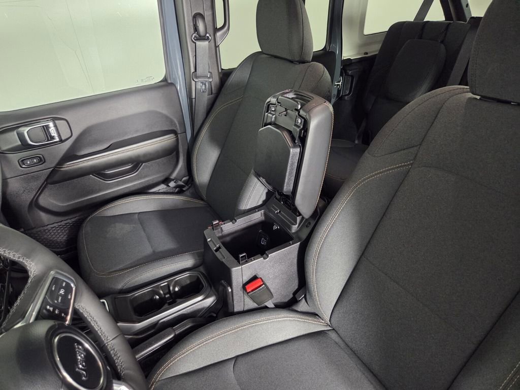 Used 2025 Jeep Wrangler Sahara w/ Safety Group image 22