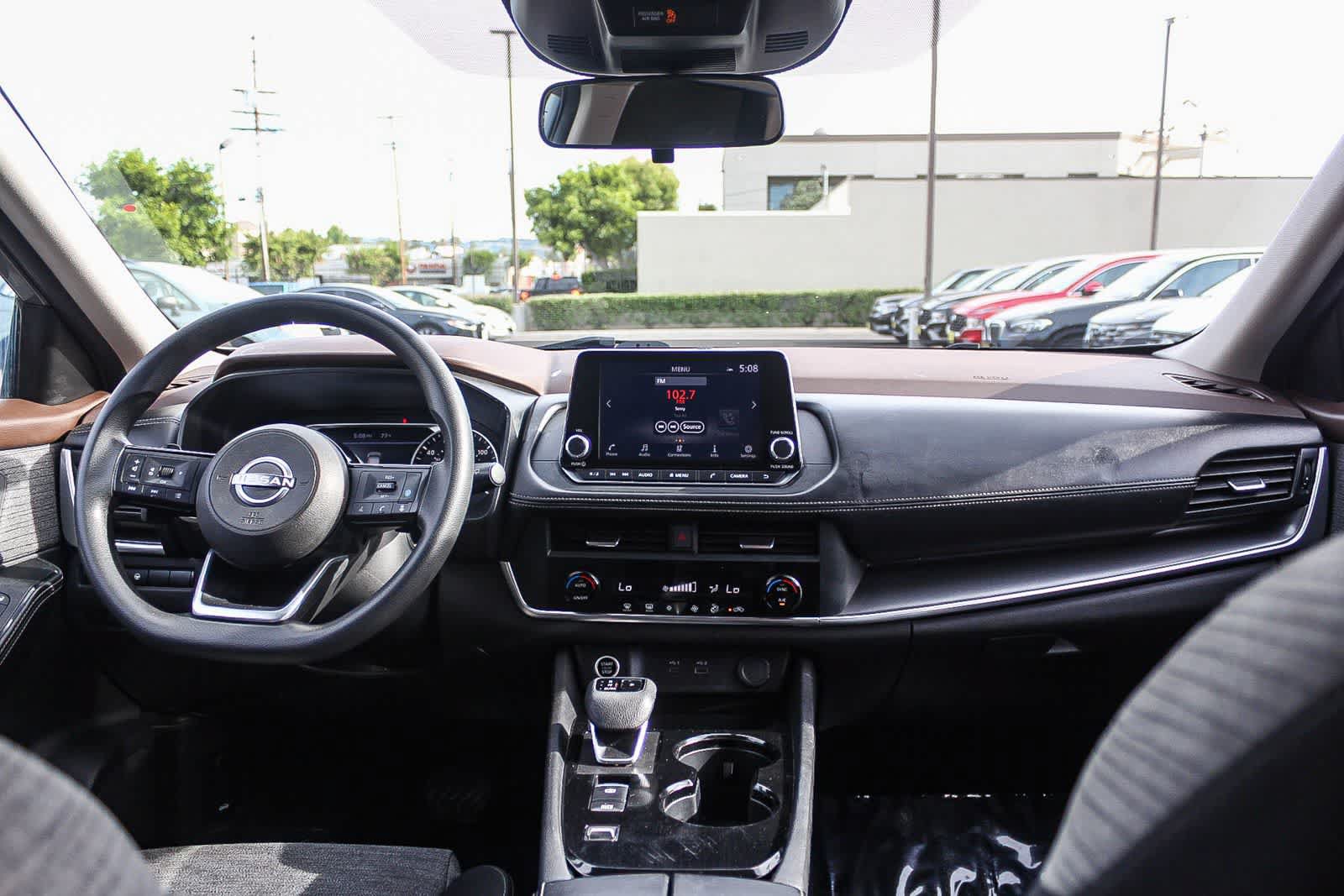 Used 2023 Nissan Rogue SV FWD image 16